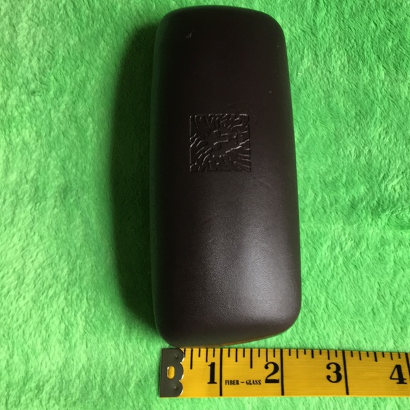 Anne Klein hardshell eyeglasses case - Picture 5 of 8